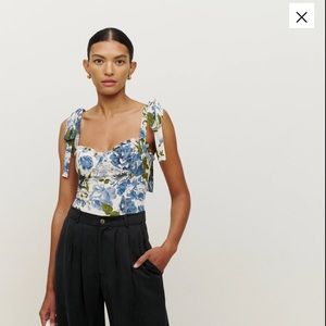 Reformation Blanca top size 0 new without tags.